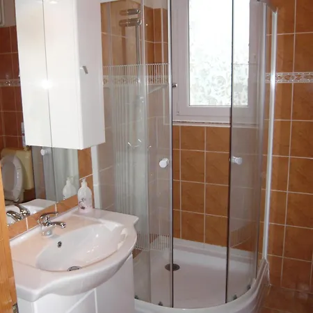 Luna Apartmanhaz *